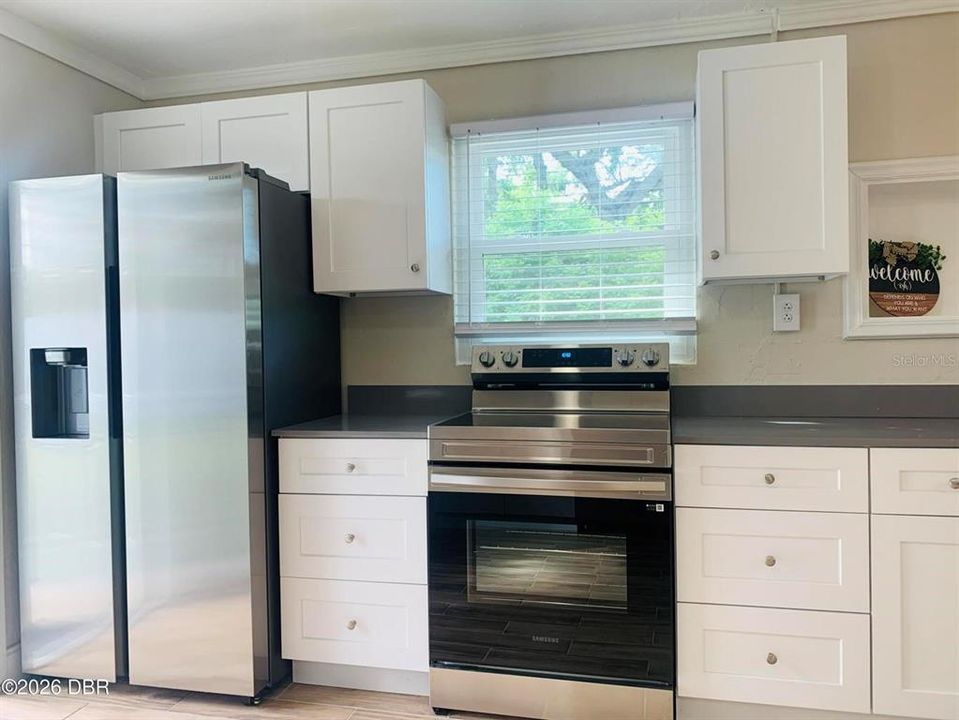 For Sale: $175,000 (2 beds, 1 baths, 720 Square Feet)