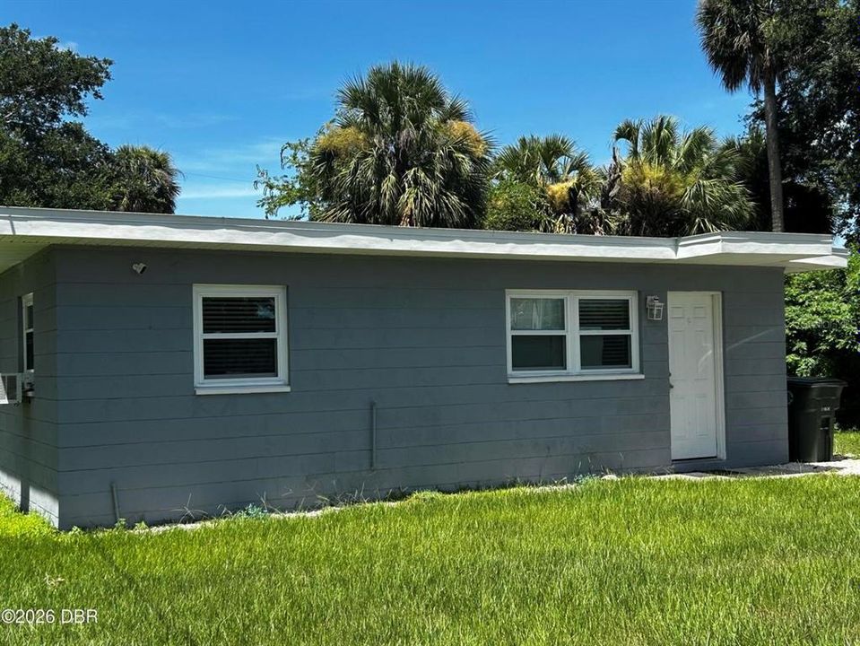 For Sale: $175,000 (2 beds, 1 baths, 720 Square Feet)