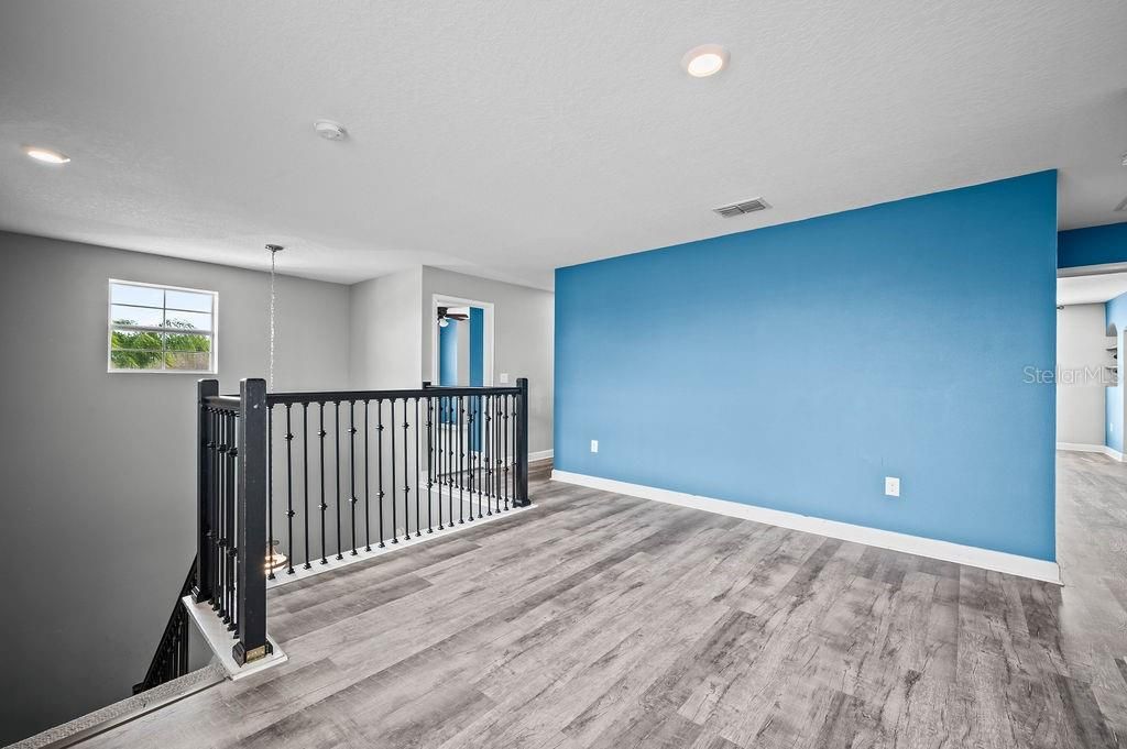 For Sale: $475,000 (6 beds, 4 baths, 3208 Square Feet)