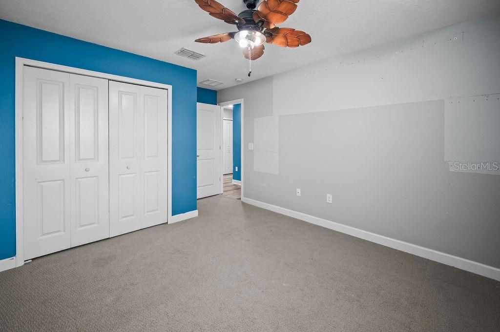 For Sale: $475,000 (6 beds, 4 baths, 3208 Square Feet)