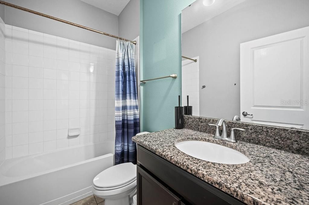 For Sale: $475,000 (6 beds, 4 baths, 3208 Square Feet)
