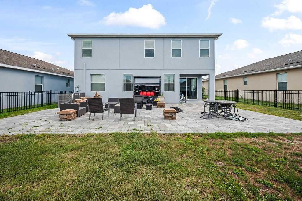 For Sale: $475,000 (6 beds, 4 baths, 3208 Square Feet)