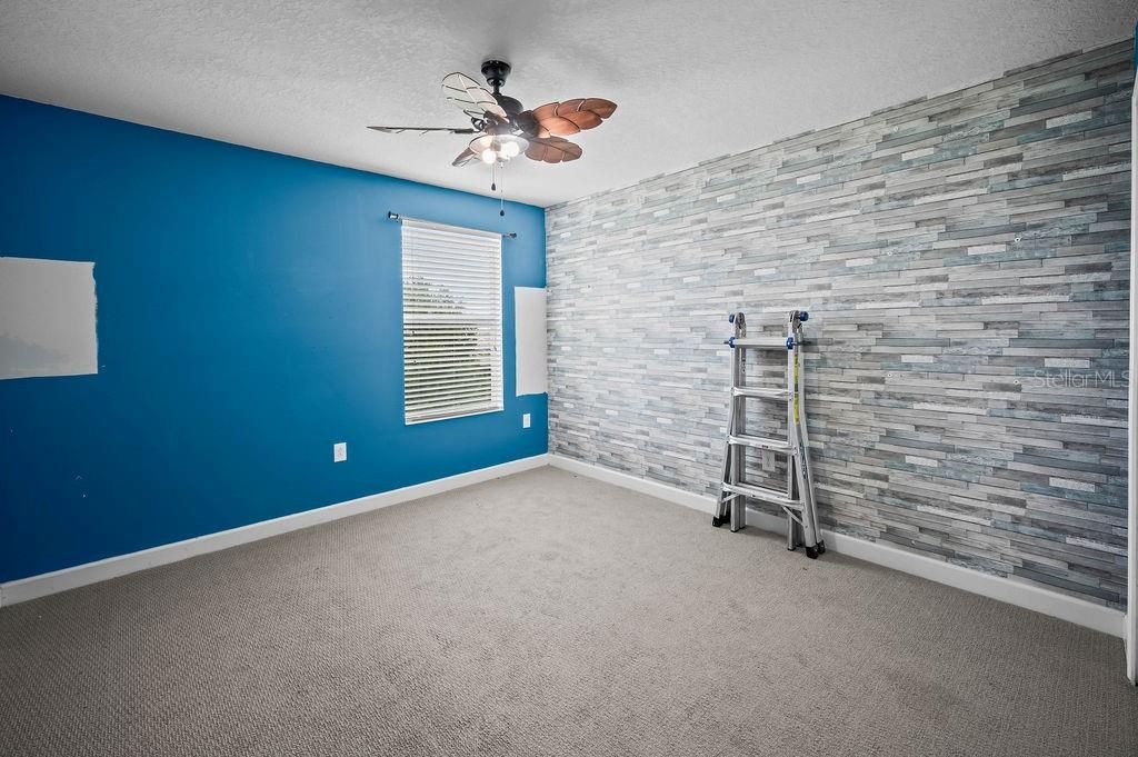 For Sale: $475,000 (6 beds, 4 baths, 3208 Square Feet)