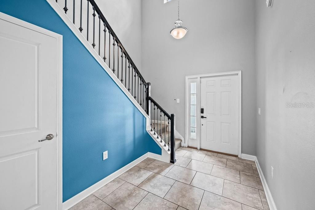 For Sale: $475,000 (6 beds, 4 baths, 3208 Square Feet)