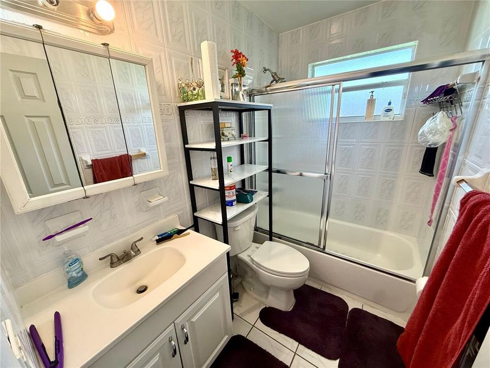 En Venta: $509,900 (3 camas, 2 baños, 1239 Pies cuadrados)