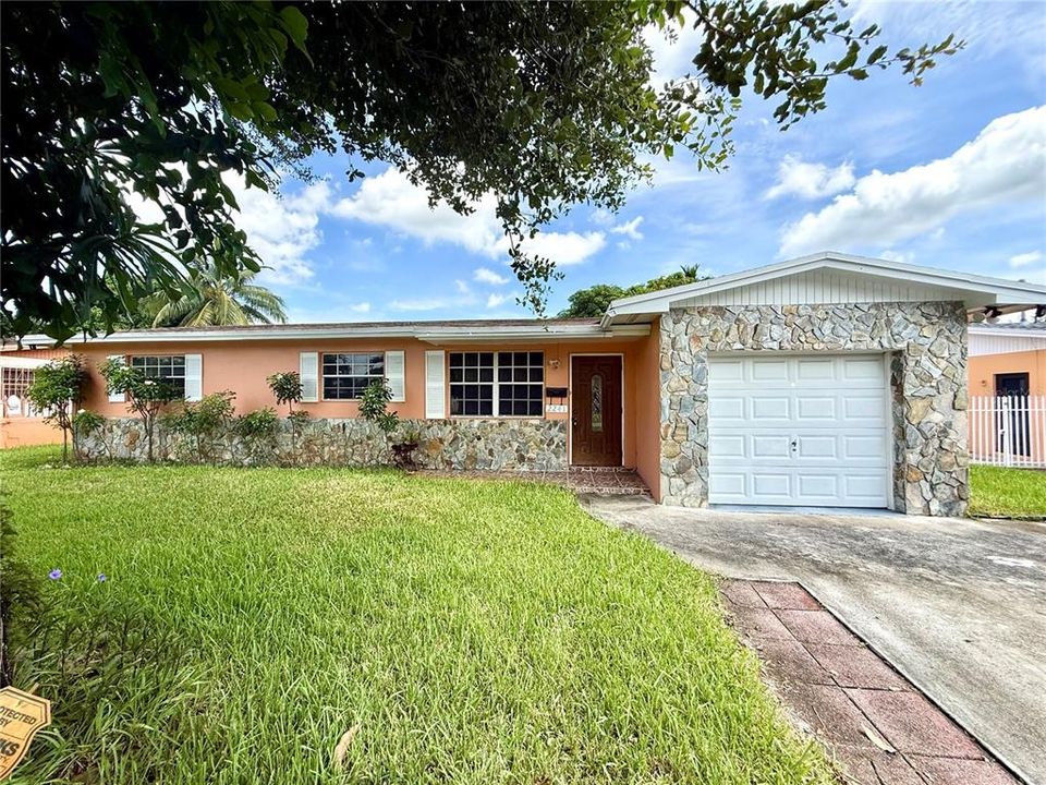 En Venta: $509,900 (3 camas, 2 baños, 1239 Pies cuadrados)