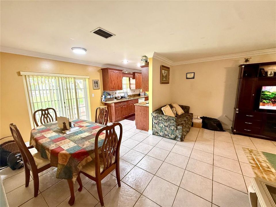 En Venta: $509,900 (3 camas, 2 baños, 1239 Pies cuadrados)