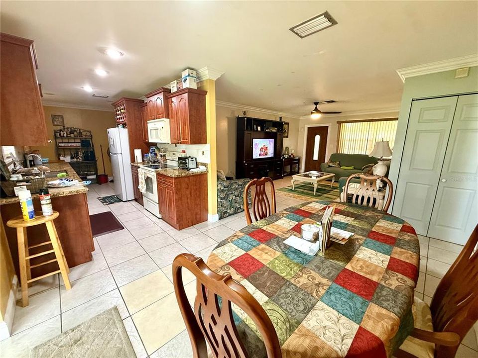 En Venta: $509,900 (3 camas, 2 baños, 1239 Pies cuadrados)