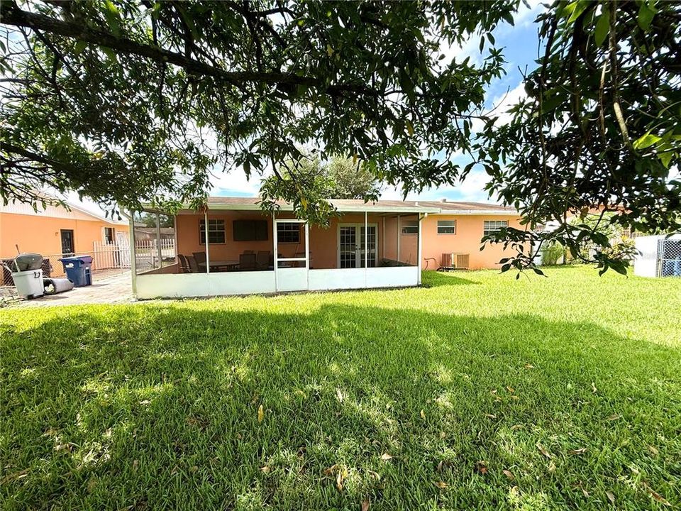En Venta: $509,900 (3 camas, 2 baños, 1239 Pies cuadrados)