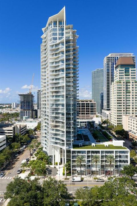 En Venta: $859,995 (2 camas, 2 baños, 1370 Pies cuadrados)