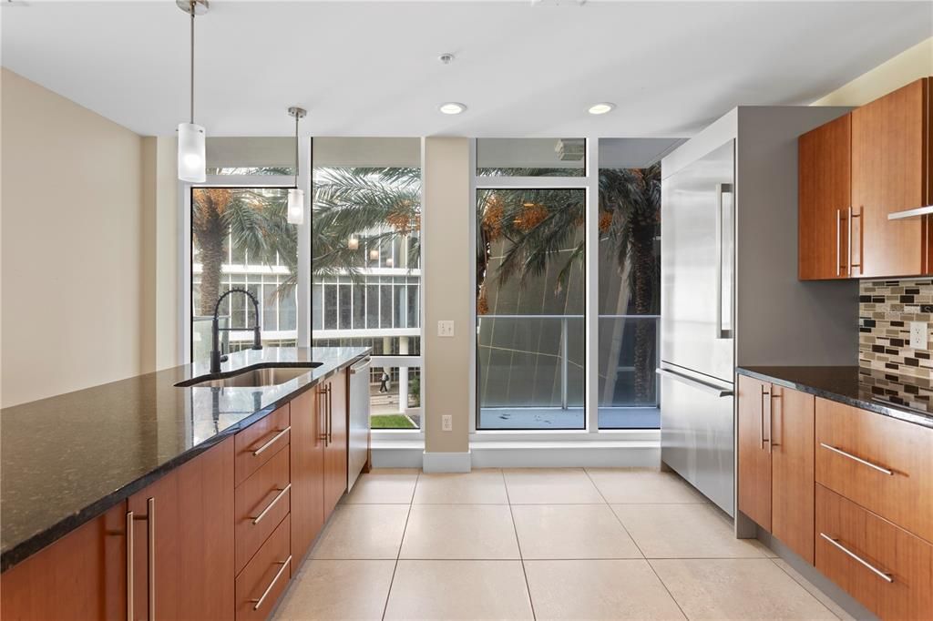 En Venta: $859,995 (2 camas, 2 baños, 1370 Pies cuadrados)