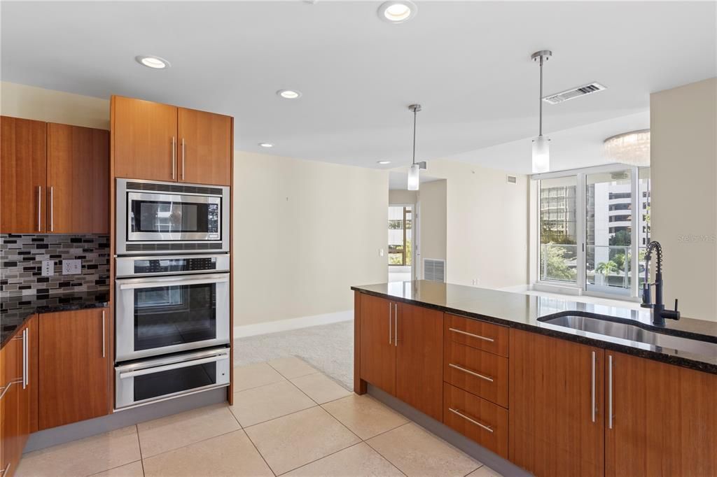 En Venta: $859,995 (2 camas, 2 baños, 1370 Pies cuadrados)