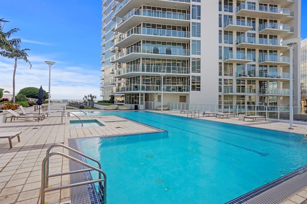En Venta: $859,995 (2 camas, 2 baños, 1370 Pies cuadrados)
