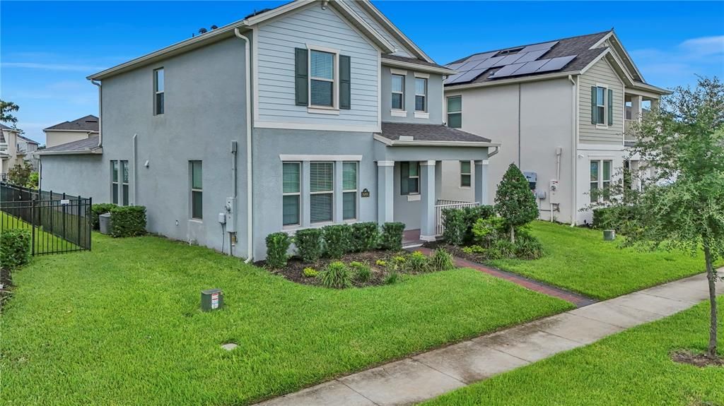 For Sale: $567,900 (3 beds, 2 baths, 2216 Square Feet)