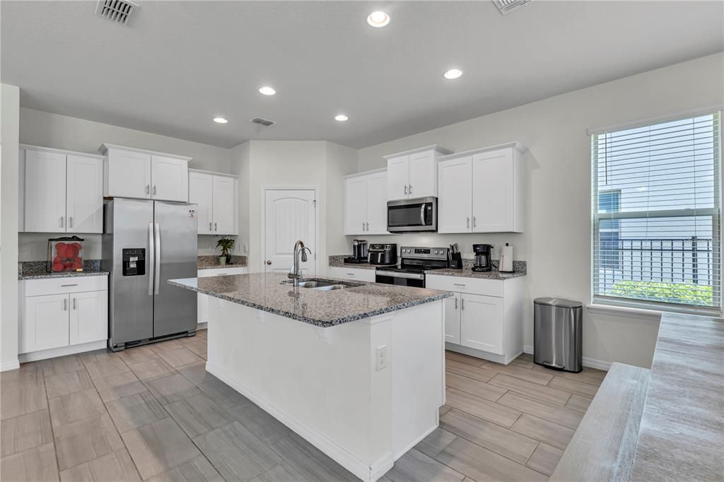 For Sale: $567,900 (3 beds, 2 baths, 2216 Square Feet)