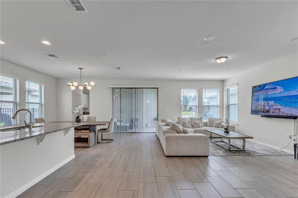For Sale: $567,900 (3 beds, 2 baths, 2216 Square Feet)