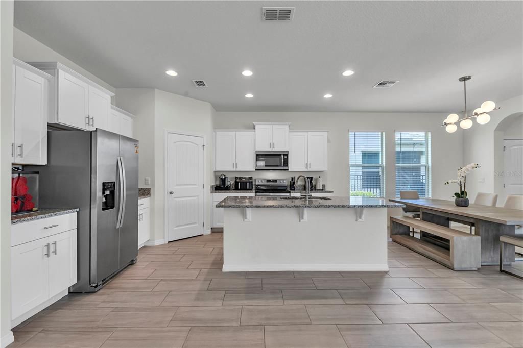 For Sale: $567,900 (3 beds, 2 baths, 2216 Square Feet)