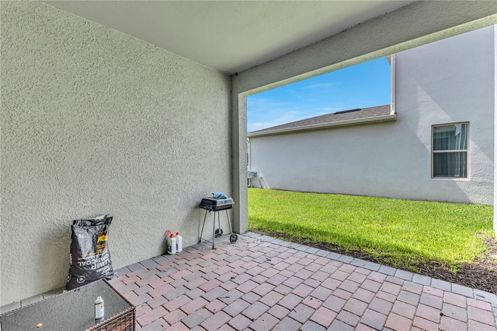 For Sale: $567,900 (3 beds, 2 baths, 2216 Square Feet)