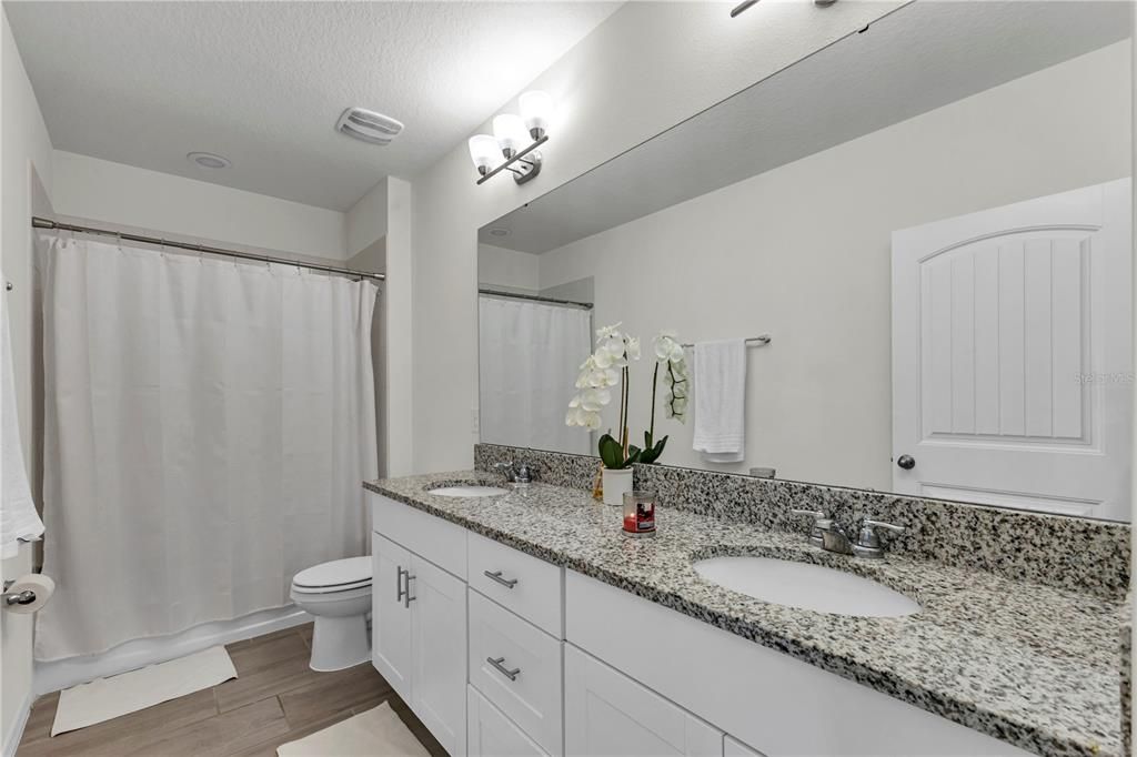 For Sale: $567,900 (3 beds, 2 baths, 2216 Square Feet)