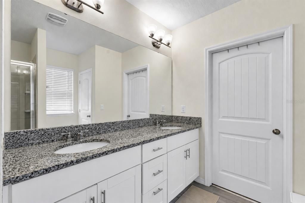 For Sale: $567,900 (3 beds, 2 baths, 2216 Square Feet)