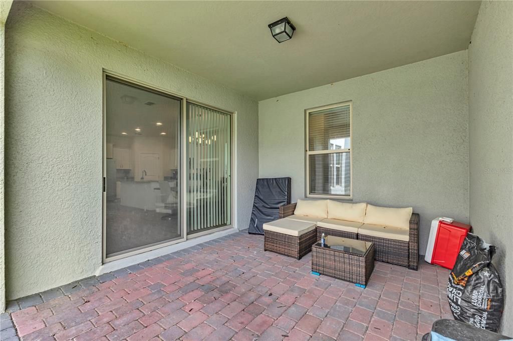 For Sale: $567,900 (3 beds, 2 baths, 2216 Square Feet)