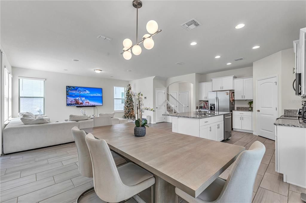 For Sale: $567,900 (3 beds, 2 baths, 2216 Square Feet)