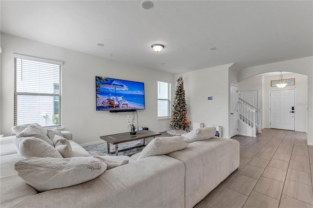 For Sale: $567,900 (3 beds, 2 baths, 2216 Square Feet)