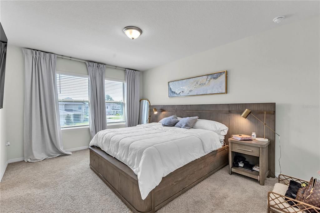 For Sale: $567,900 (3 beds, 2 baths, 2216 Square Feet)