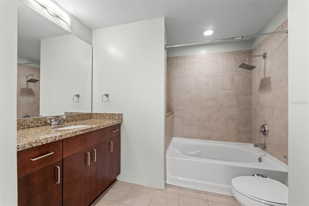 For Sale: $199,900 (1 beds, 1 baths, 615 Square Feet)