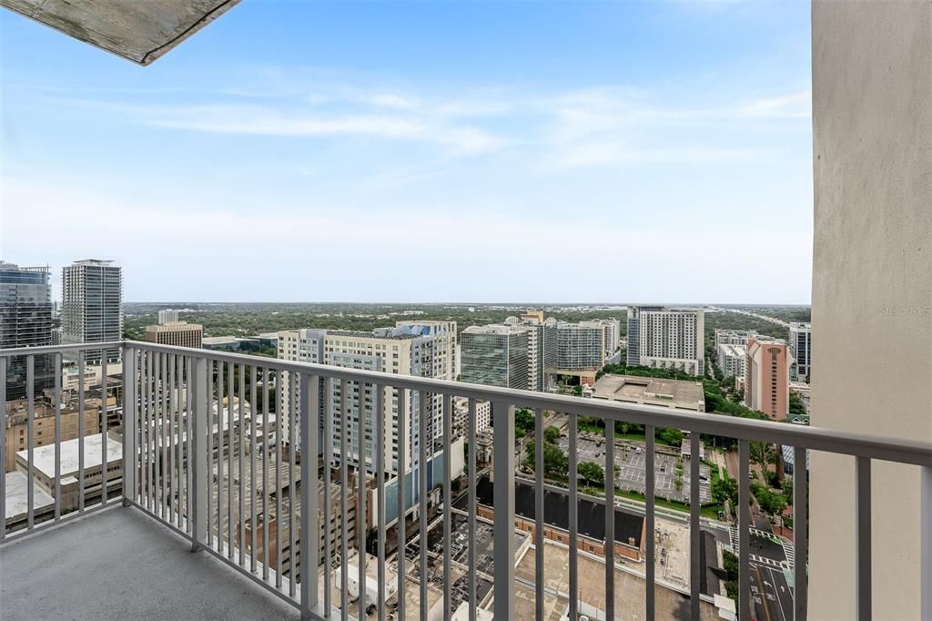 For Sale: $199,900 (1 beds, 1 baths, 615 Square Feet)
