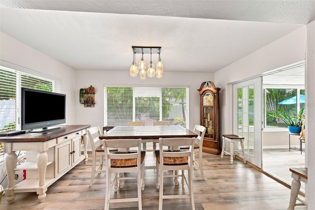 En Venta: $465,000 (2 camas, 2 baños, 1424 Pies cuadrados)