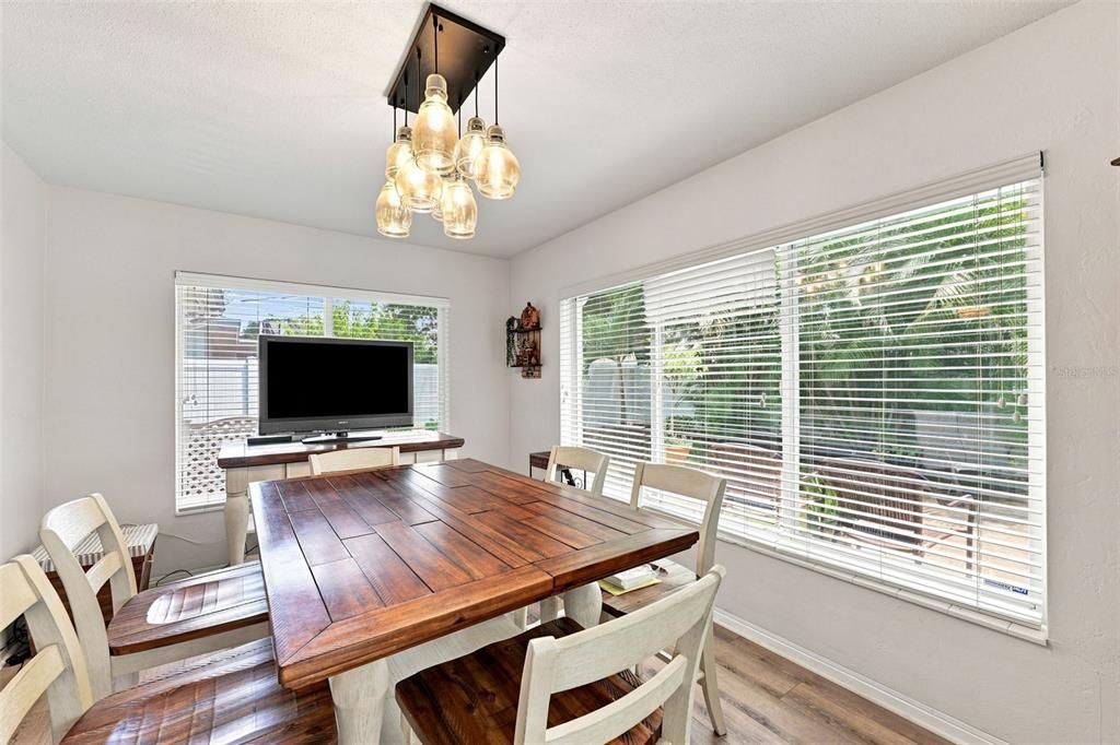 En Venta: $465,000 (2 camas, 2 baños, 1424 Pies cuadrados)