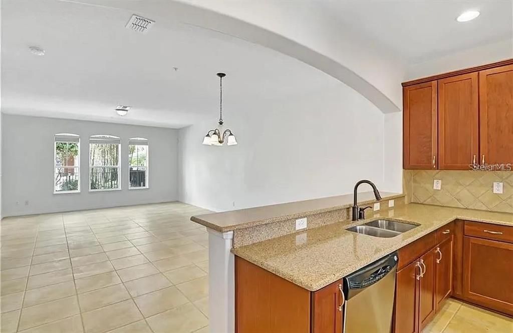En Renta: $2,700 (3 camas, 2 baños, 1841 Pies cuadrados)