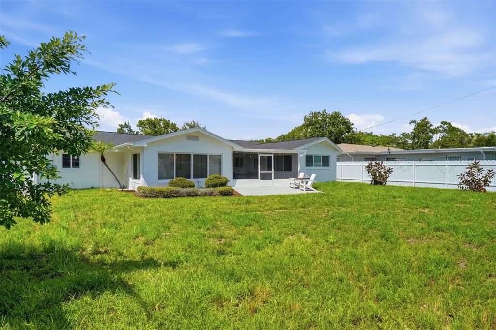 Activo con contrato: $649,900 (3 camas, 2 baños, 1805 Pies cuadrados)