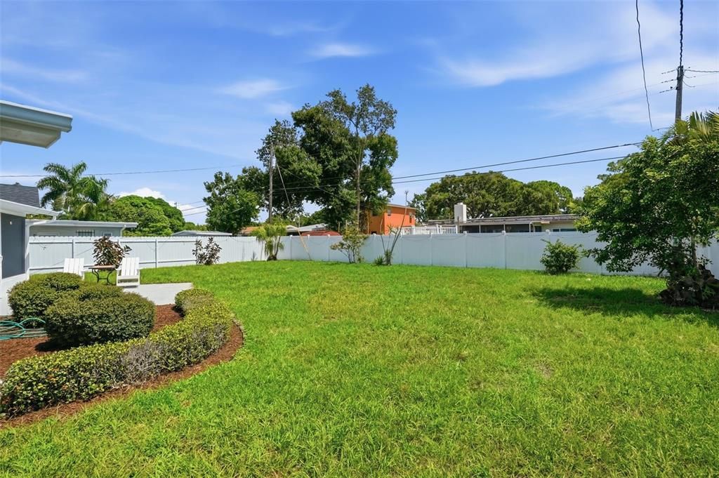 Activo con contrato: $649,900 (3 camas, 2 baños, 1805 Pies cuadrados)