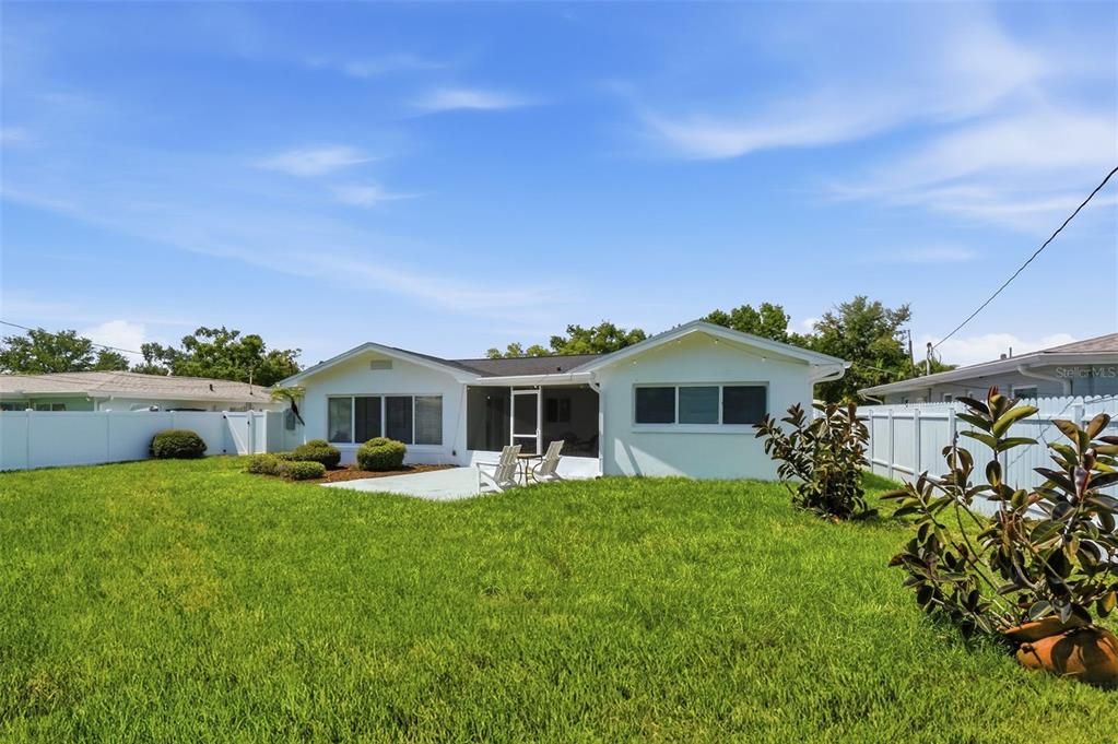 Activo con contrato: $649,900 (3 camas, 2 baños, 1805 Pies cuadrados)