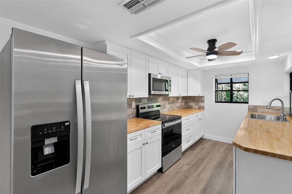 На продажу: $145,000 (2 спален, 2 ванн, 1303 Квадратных фут)