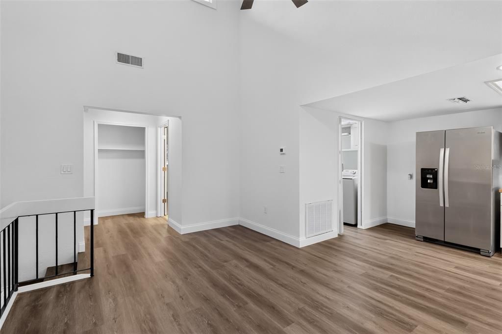 На продажу: $145,000 (2 спален, 2 ванн, 1303 Квадратных фут)