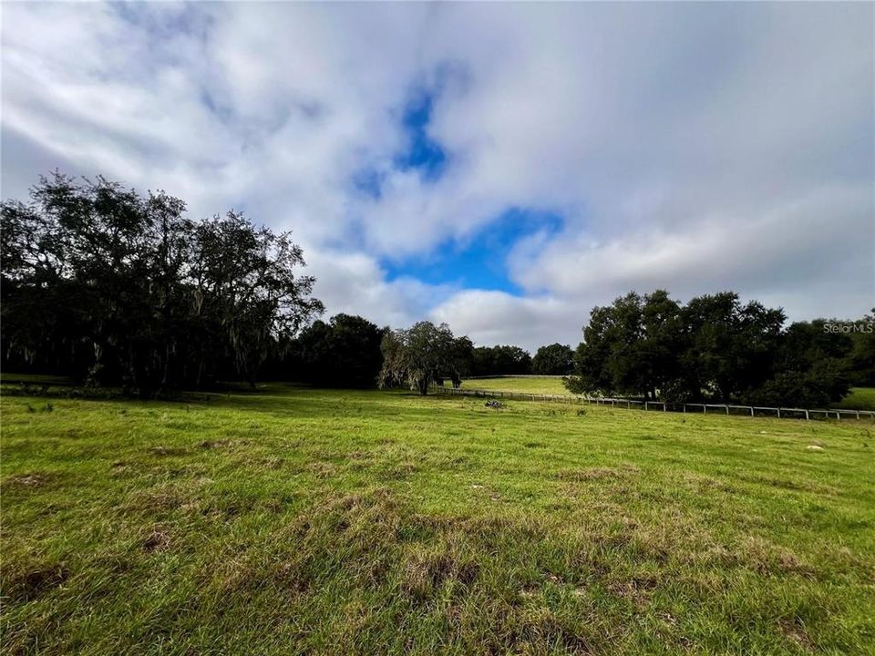 En Venta: $480,000 (9.85 acres)