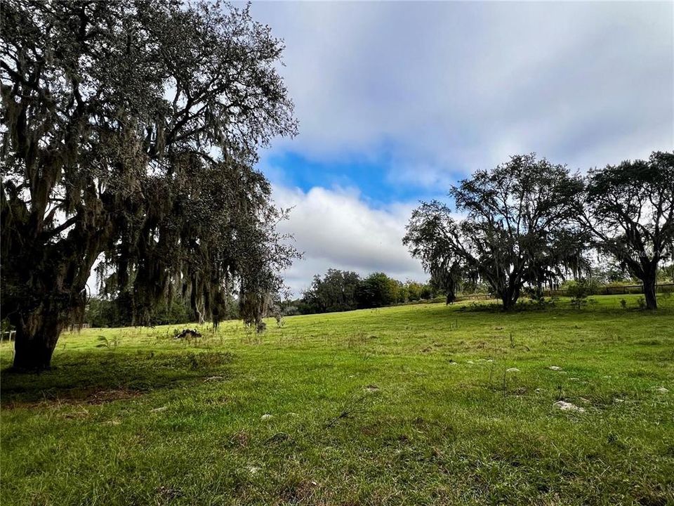 En Venta: $480,000 (9.85 acres)