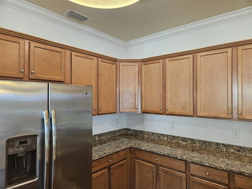 For Rent: $3,100 (4 beds, 3 baths, 2035 Square Feet)