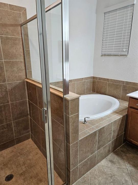 For Rent: $3,100 (4 beds, 3 baths, 2035 Square Feet)