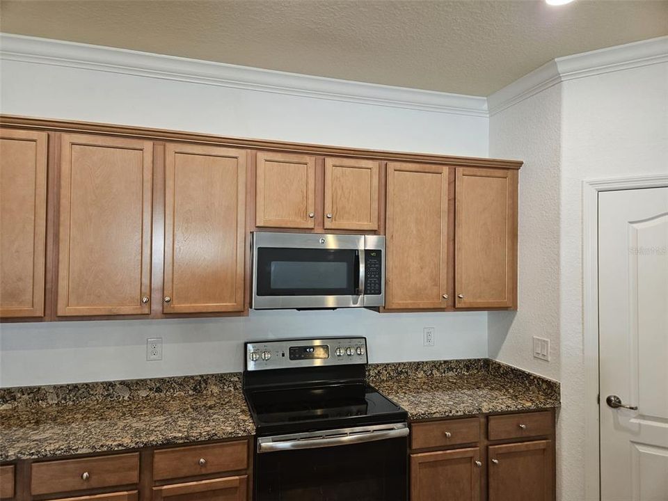 For Rent: $3,100 (4 beds, 3 baths, 2035 Square Feet)
