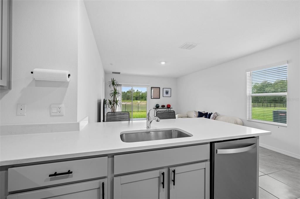 En Venta: $340,000 (3 camas, 2 baños, 1584 Pies cuadrados)