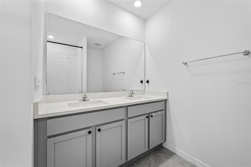 En Venta: $340,000 (3 camas, 2 baños, 1584 Pies cuadrados)