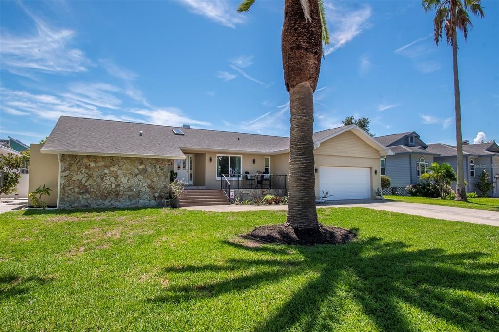 En Venta: $1,099,000 (3 camas, 2 baños, 1940 Pies cuadrados)