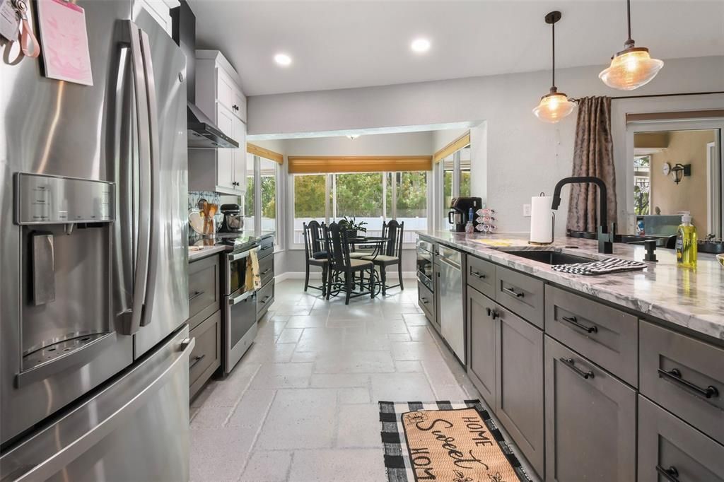 En Venta: $1,099,000 (3 camas, 2 baños, 1940 Pies cuadrados)