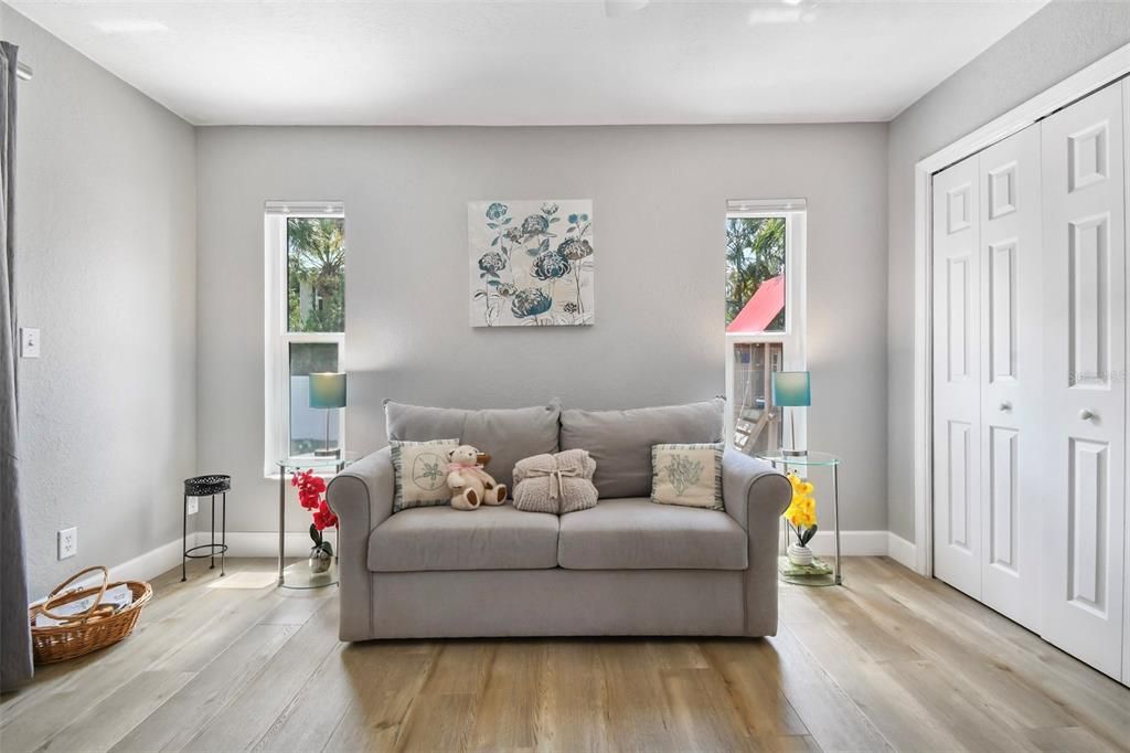 En Venta: $1,099,000 (3 camas, 2 baños, 1940 Pies cuadrados)