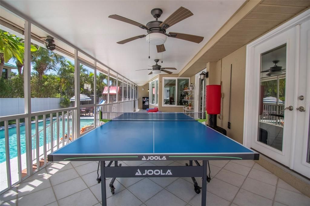 En Venta: $1,099,000 (3 camas, 2 baños, 1940 Pies cuadrados)