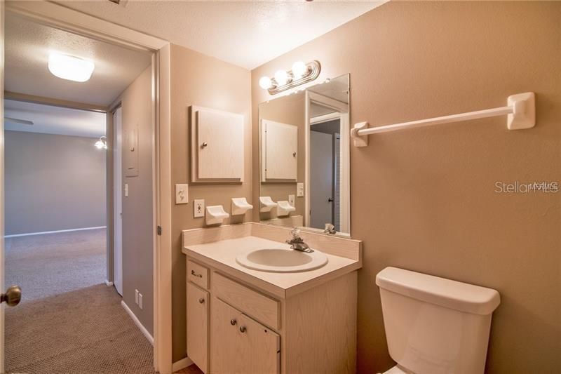 For Rent: $1,700 (2 beds, 2 baths, 981 Square Feet)